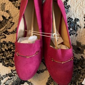 Fuschia pink suede flat shoes